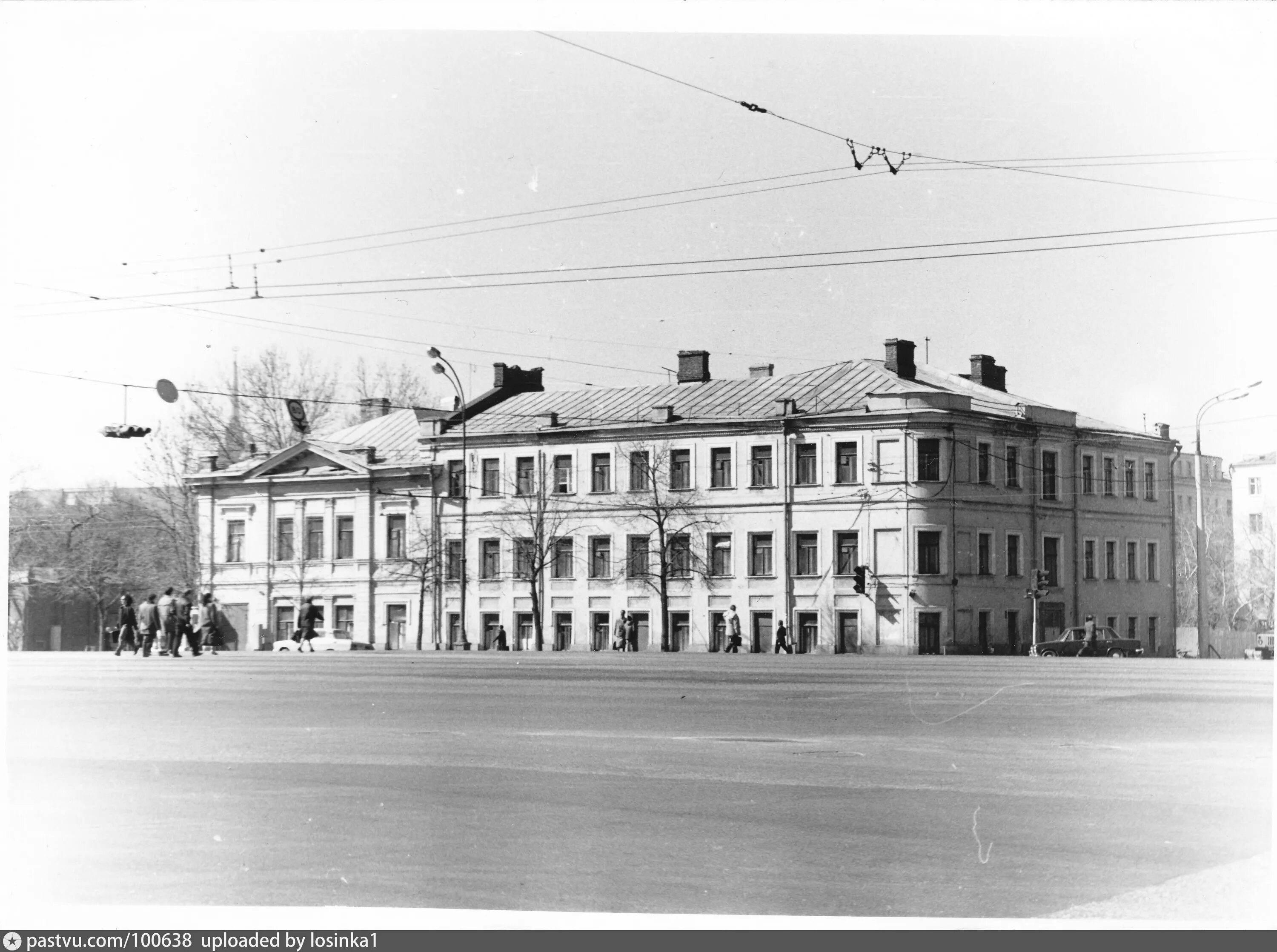 Улица Чайковского Москва. Улица Чайковского Саратов. Старая улица Чайковского Москва. Дом Чайковского в Москве на Новинском бульваре. Улица чайковского школа