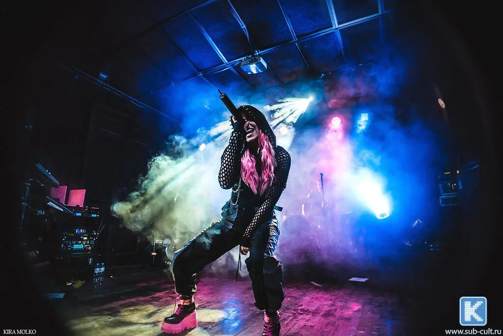 Самбука выступление в клубе. Эмо фест. концерт в клубе фото. icon for hire. icon группа рок.