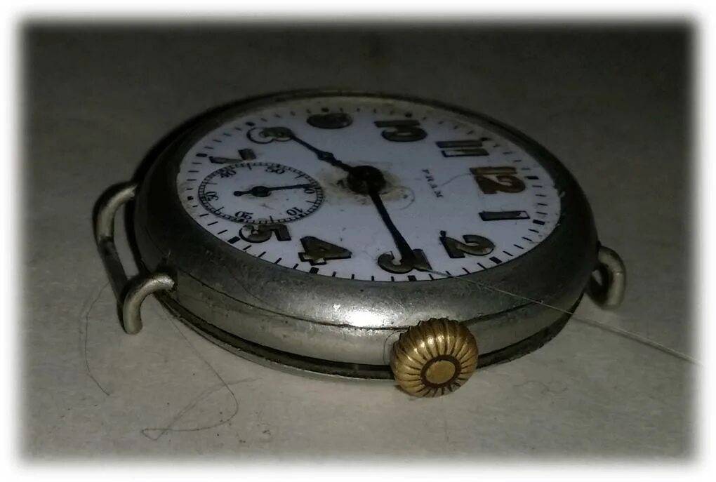 Часы сума. Swiss made 8014. Старые механические часы. Швейцарские Антикварные часы. Старинные швейцарские часы.