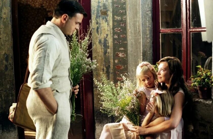 Housewife affair. Housewife affair. Semi affair wife. Housewife affair. Тери хэтчер отчаянные домохозяйки.