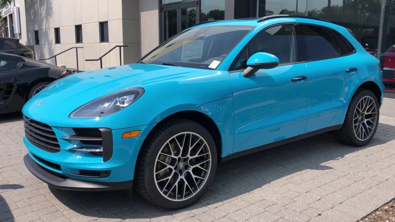 Порше Макан Miami Blue. Порше Кайен голубой 2022. Porsche Macan 2022 Miami Blue. Порше Макан голубой. Цвета осень макан