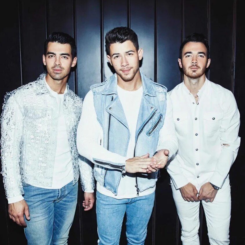 Группа бразер. Jonas brothers. Братья Джонас 2020. Jonas brothers Jonas brothers. Группа Jonas brothers сейчас.