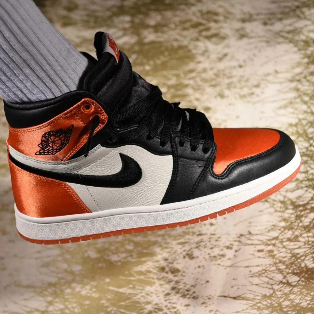 Джорданы 1 черные. Nike Air Jordan 1 Backboard. Air Jordan 1 Shattered Backboard. Nike Air Jordan 1 Shattered Backboard. Nike Air Jordan 1.