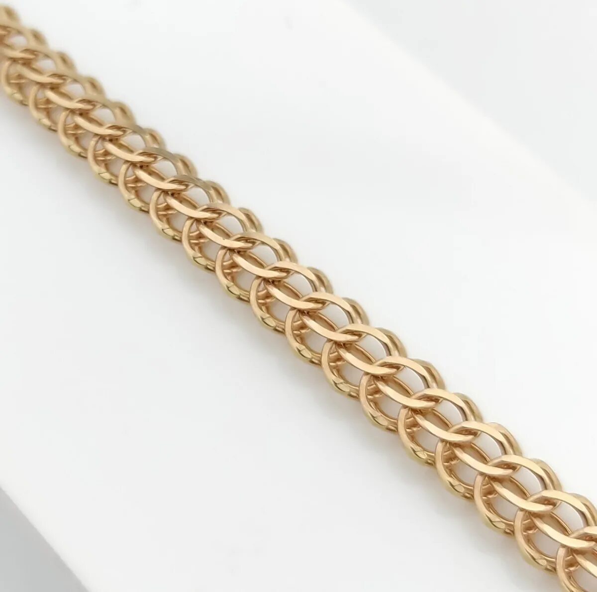 Бронницкая цепочка. Бисмарк ручеек плетение. Плетение ручеек. Бисмарк ручеек плетение. Браслет ручеек золотой.