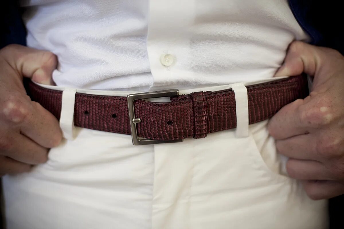 Wrangler ремень мужской двухдырочный. ремень под брюки мужские. ремень wrangler мужской w0080us01. пояс мужских брюк. ремень для брюк мужской.