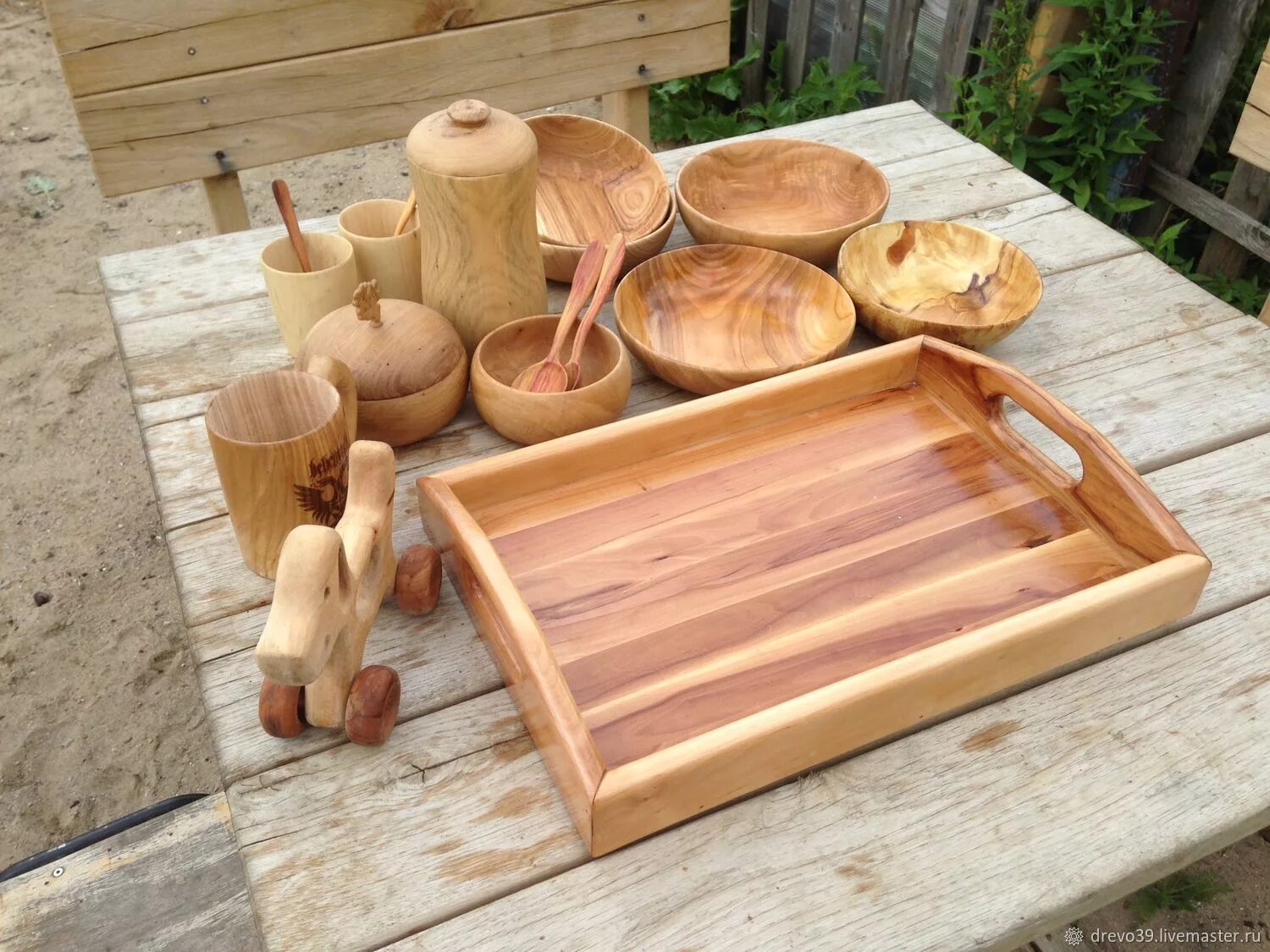 Посуда из дерева. Кухонная утварь из дерева. Кухонная посуда из дерева. Изделия из древесины.