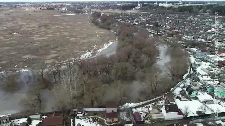 Уровень воды в реках калуги. Половодье в Перемышле Калужской области 2022. Половодье в Калужской области 2022. Разлив рек в Калужской области. Река Ока Калуга паводок.