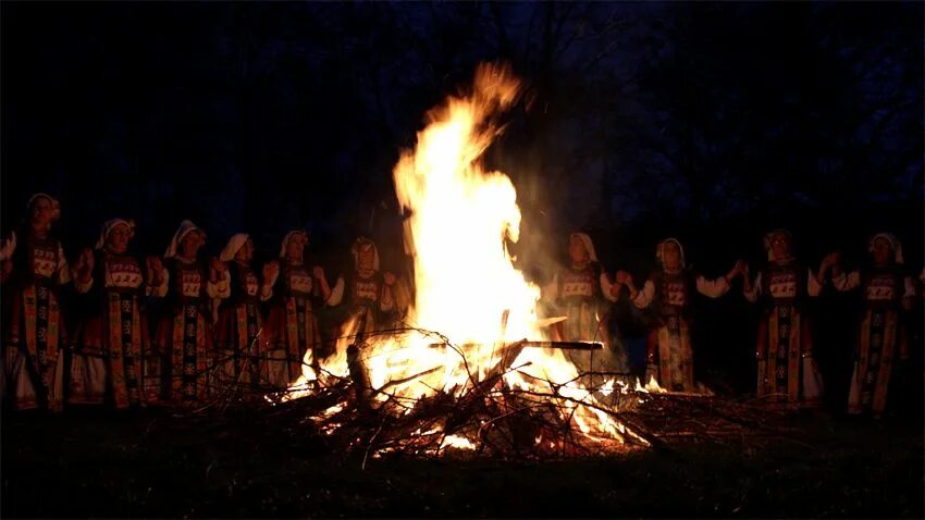 Славяне язычество русь. Родовой огонь. Хоровод вокруг костра. Исцеление рода. Родовой огонь.