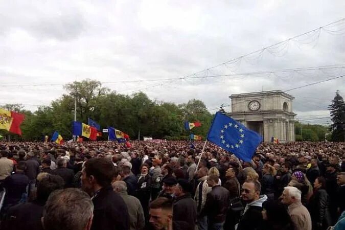 Молдавия присоединится к россии. Последние митинги в Молдове. Молдавия присоединение к России 2022. Митинги на центральной площади Кишинёв. Референдум в Молдавии о присоединении к Румынии.