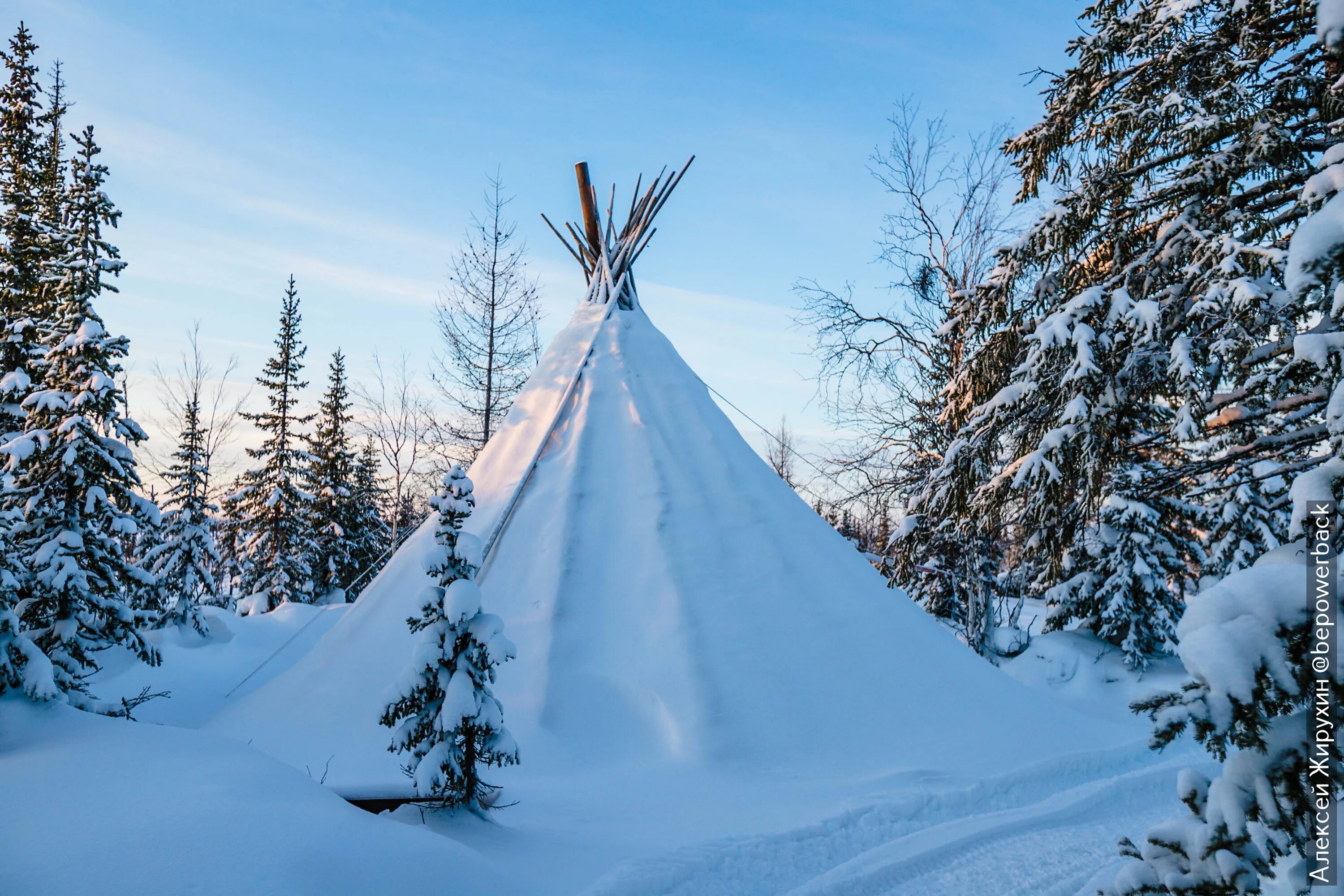 Ненцы ямало ненецкий автономный округ. Чум нарьян-мар. Зимний чум. Зимний чум. Ямал ири чум.