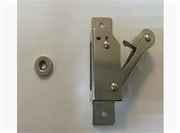 Защелка для нажимного люка