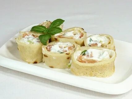 Яичные роллы с творожным сыром