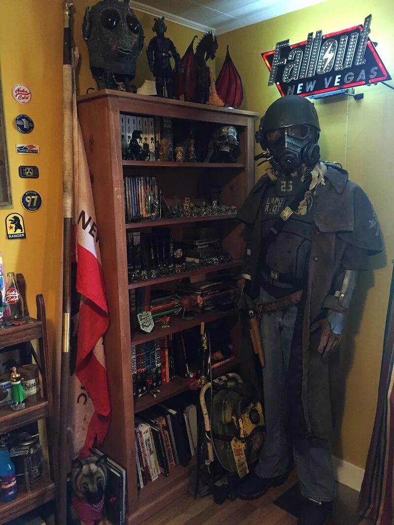 Стиле fallout. Фоллаут коллекционер. комната в стиле fallout. квартира в стиле fallout. квартира в стиле фоллаут.