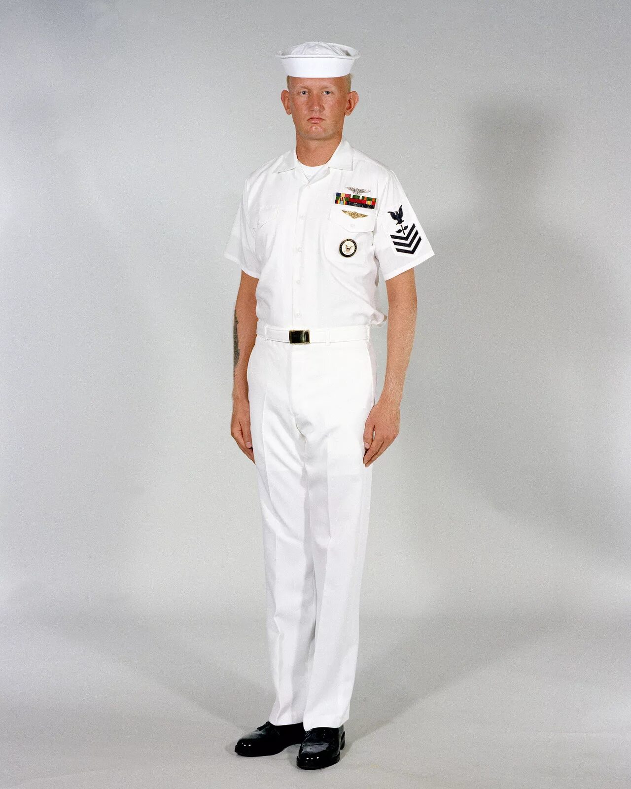 White uniform: найдено 88 изображений