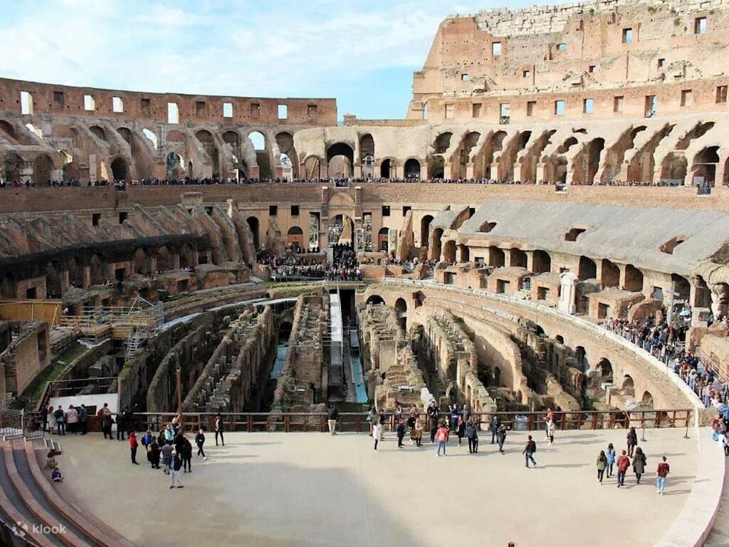 Италия. Рим. Колизей. / Italy. Rome. Colosseum. Colosseo. - "В Колизей без очере