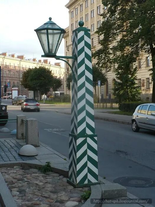 Одесская улица фонарей. Музей фонарей на одесской улице.. одесская улица санкт-петербург музей фонарей. полосатый столб. масляные фонари на улицах.