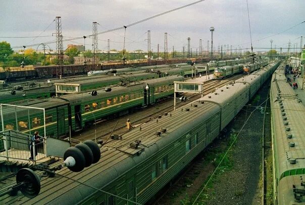 Варшавский вокзал 1990. ЖД станция СССР. ЖД вокзал в 1990-е. Перегон Варшавский вокзал Броневая. Станция лабинск