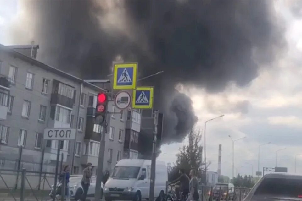 Чп на пискаревском проспекте. Пискаревский проспект 144а пожар. Пожар на Пискаревском сейчас.