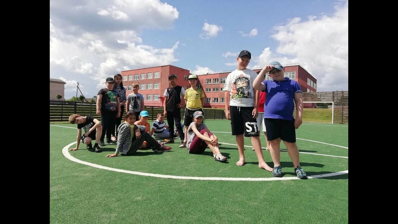 Сайт сш крупки. Крупки минская область школа номер 1 фото.