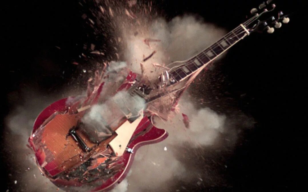 Музыку разбитая. Пит Таунсенд гитара Разбитая. Разбитая гитара. Разбивает гитару. Сломанная гитара.