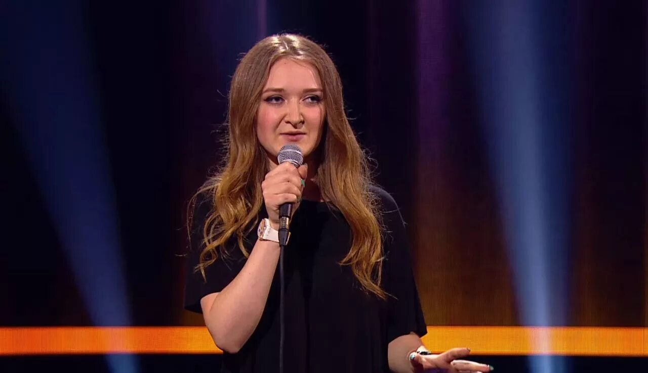 Юлия поломина. Открытый микрофон анастасия веневитина. Открытый микрофон девушки. Саша муратова открытый микрофон. Настя веневитина открытый микрофон.