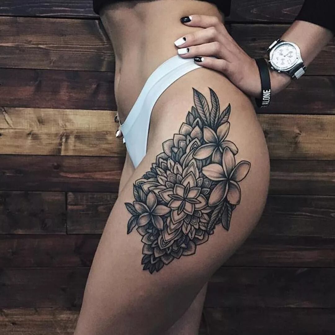 значение тату на ляшках. красивые женские тату на бедре. татушка на ляшке для девушек. значение тату на ляшках. тату на бедре.