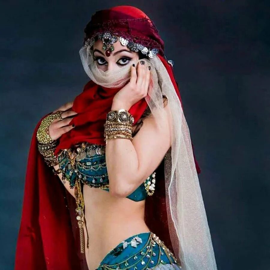 Музыка для танца живота. Красивая исполнительница арабских танцев. Современные исполнители Востока. Танца belly Dance арабик. Восточные Певцы Востока.