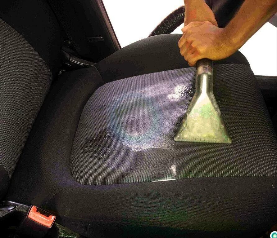 Химчистка авто. Почистить сиденья. Чистка салона автомобиля. Химчистка кресла. Грязные сиденья авто.