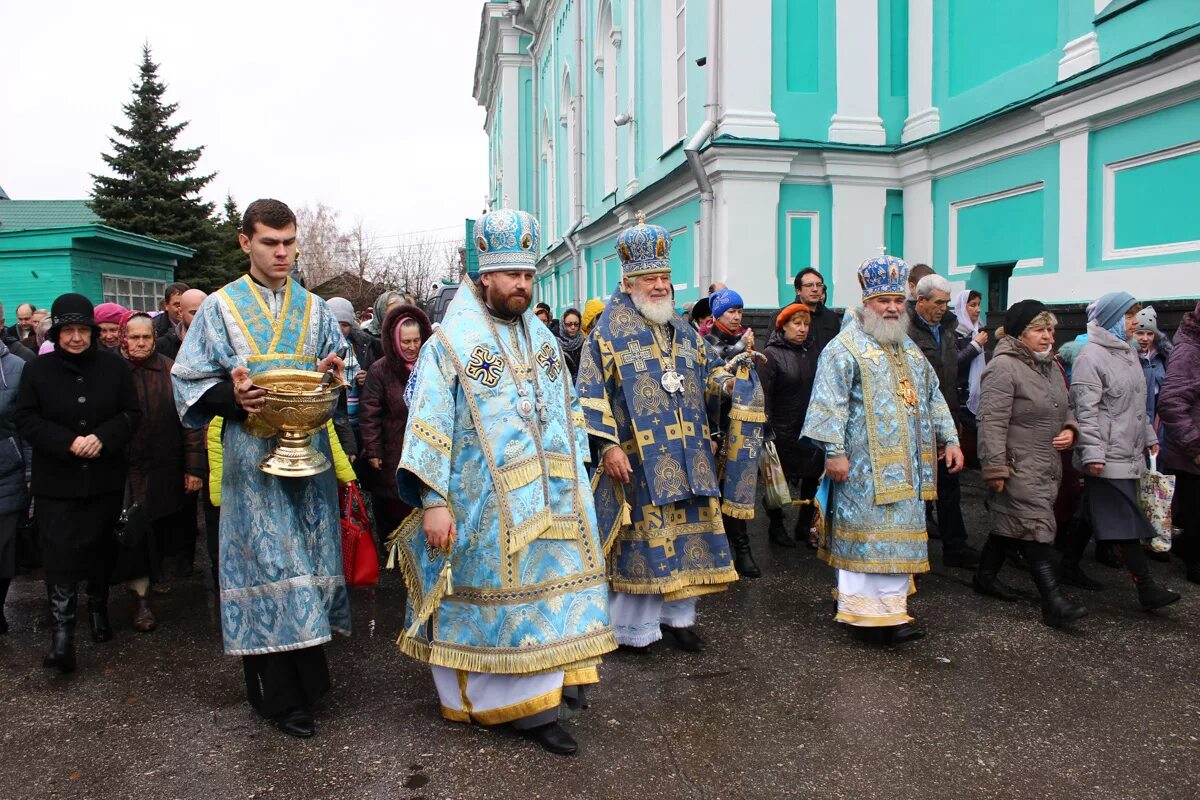епископ фома епархия. епископ леонтий сызранский и шигонский. виталий колпаченко сызранская епархия. отец марк алексеев сызранская епархия. православный педадагог.