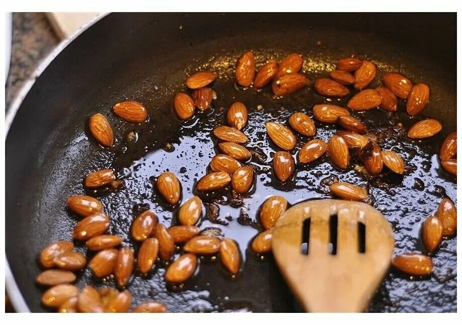 миндаль небланшированный. арахис миндаль. орех жареный миндаль. миндаль в специях. миндаль обжаренный, 500 гр.