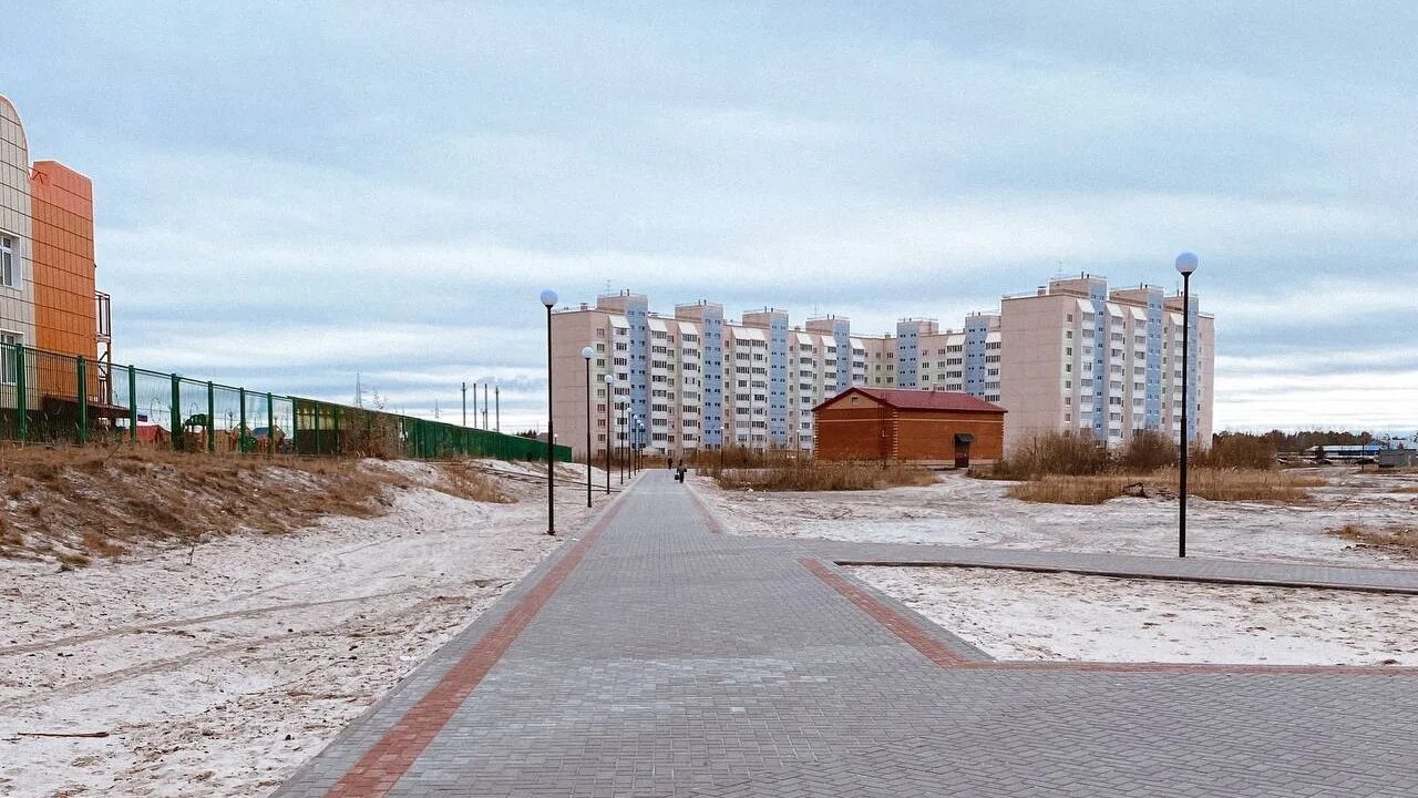 Лянтор это где. Лянтор 10 микрорайон. площадь лянтор.