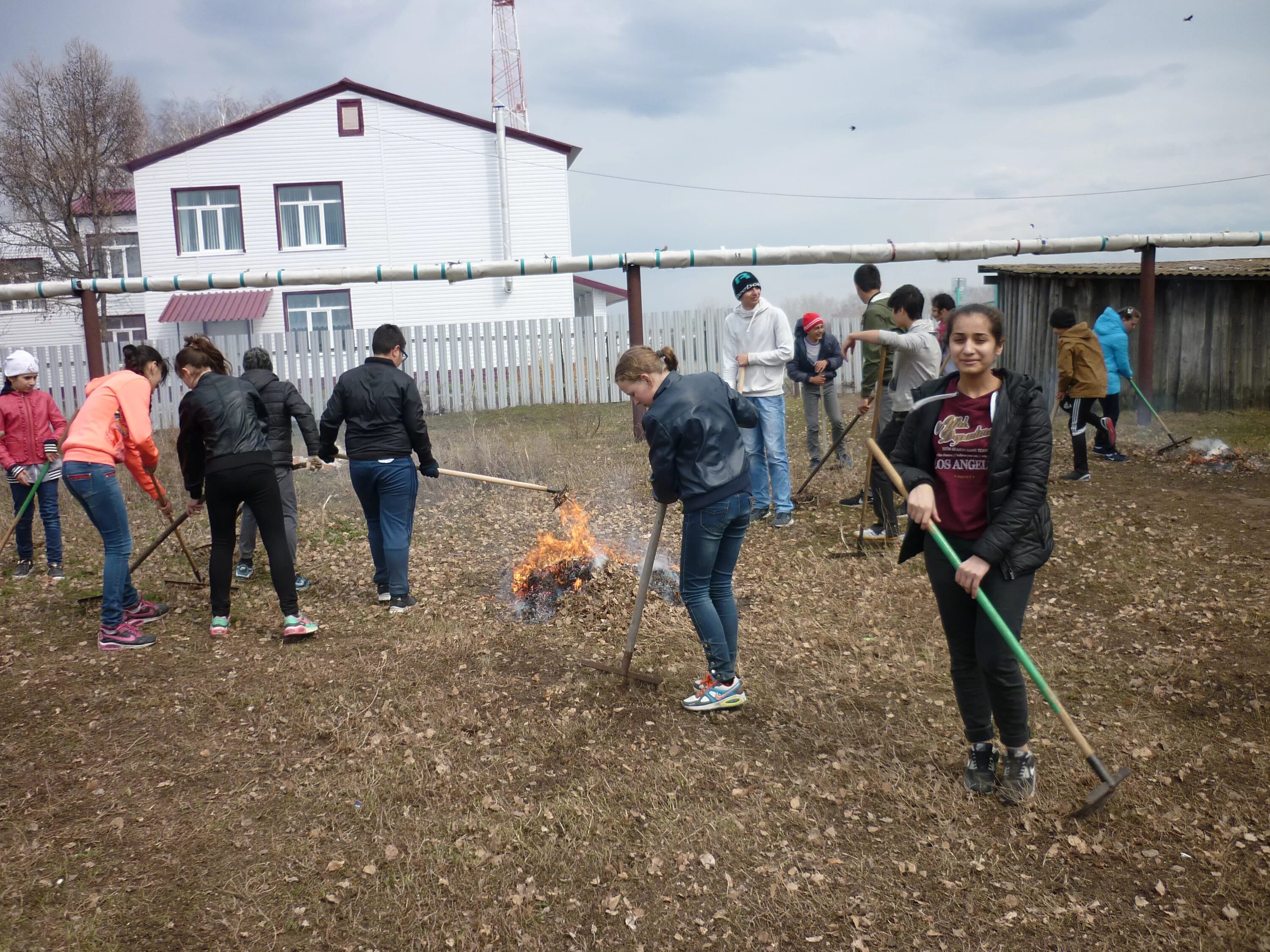 Хворостянский район село Студенцы школа. Студенцы Самарская область Хворостянский район школа. Село Студенец школа. Погода Студенцы Хворостянский район. Студенцы самарская