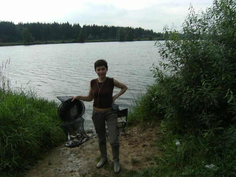 Шашлык на рыбалке. Пруд владимировка. Красивая природа рыбалка. Пруд васильевка кондаль. Нерей ровно владимировка пруд.