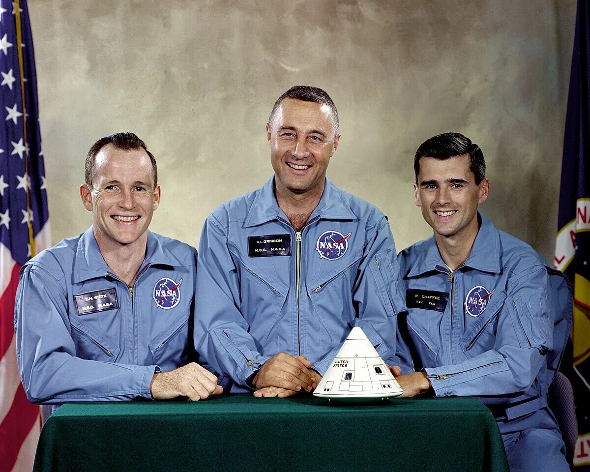 Первый американский космический полет. Роджер Чаффи астронавт. Астронавт Уайт, Гриссом и Чаффи.