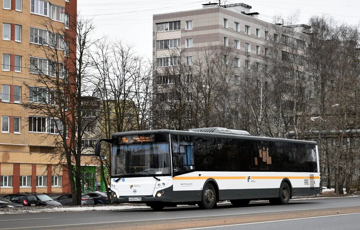 Фотографии автобусов. Автобус 729 солнцево. Лиаз 4292 кабина. Камаз нефаз автобус. Лиаз 5250.