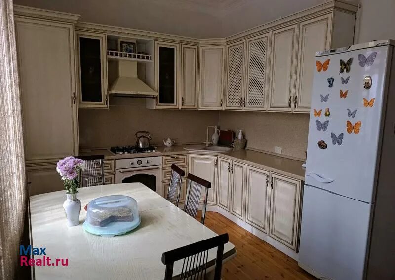 Работа в каспийске без посредников. Каспийск частный сектор. шикарный дом в каспийске. каспийске квартиры кухня. каспийск чернышевского дом 7.