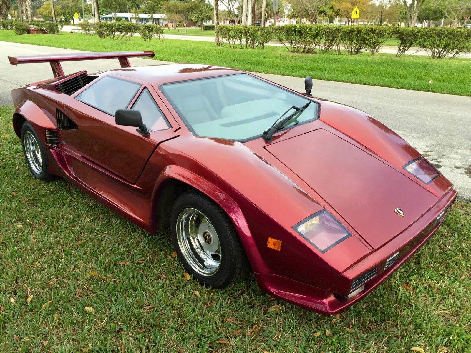 Само 1 40. Lamborghini Countach. Lamborghini Countach 1985. Lamborghini Countach 1974. Ламборджини Countach.