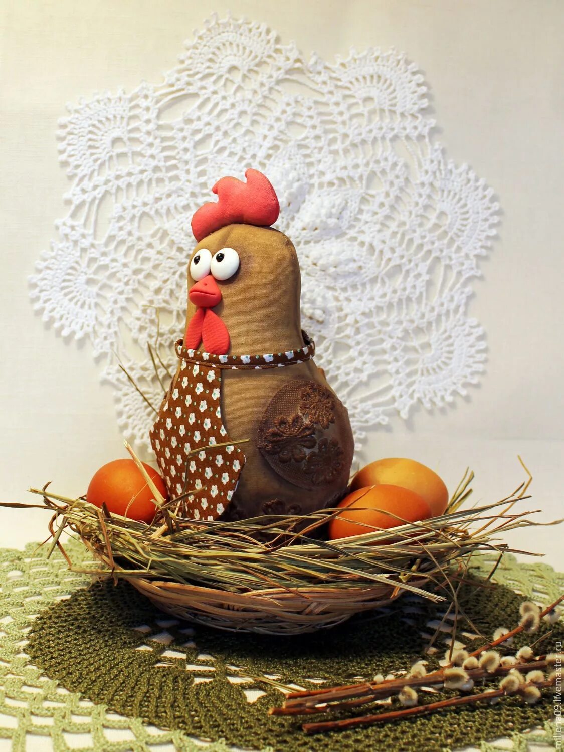 Курица тильда к пасхе. Курочка кофейная игрушка. Кофейные игрушки. Кофейные курицы. Грунтованный текстиль курочки.