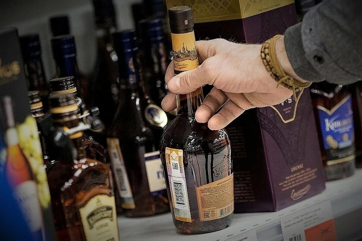 Украли вино. Украли вино. Тысяча бутылок вина. Украл виски. Элитный алкоголь.