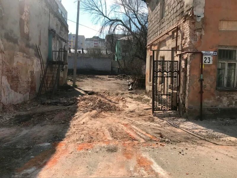 Серпуховской улице. Дом на семеновской курск. Северо западный рынок курск когда снесли. Курск улица белинского 23. Курск дзержинского снесенные здания.