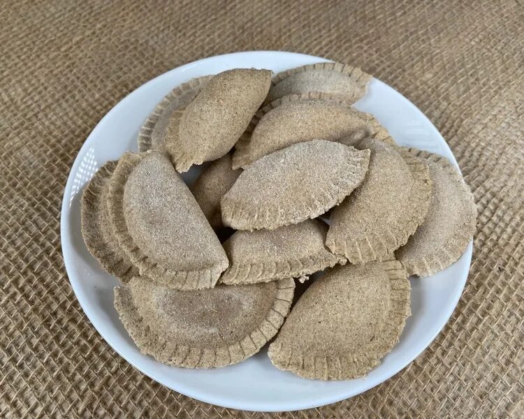 Пельмени из ржаной муки рецепт. Ржаные вареники. вареники из цельнозерновой муки. пельмени из ржаной муки. вареники из ржаной муки.