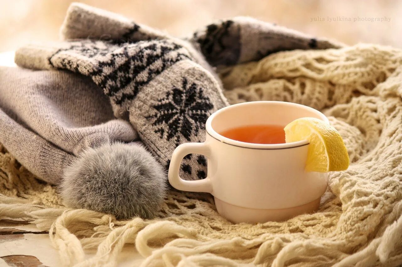 Доброе зимнее утро татарское. Чай зимний. Чай зимой. Утро зима чай. Зима горячий чай.