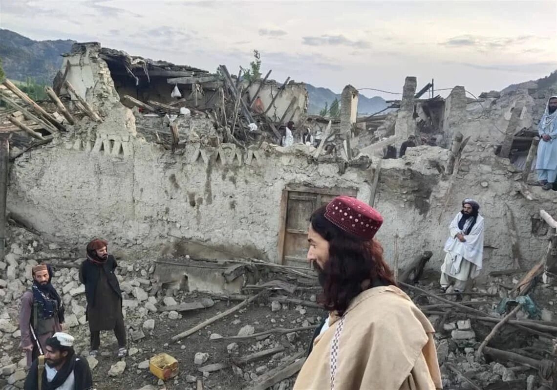Землетрясение 7 апреля. Землетрясение в Афганистане 2022. Разрушенные дома. Землетрясение в Афганистане 2023. Землетрясение в Афганистане 2023 году.
