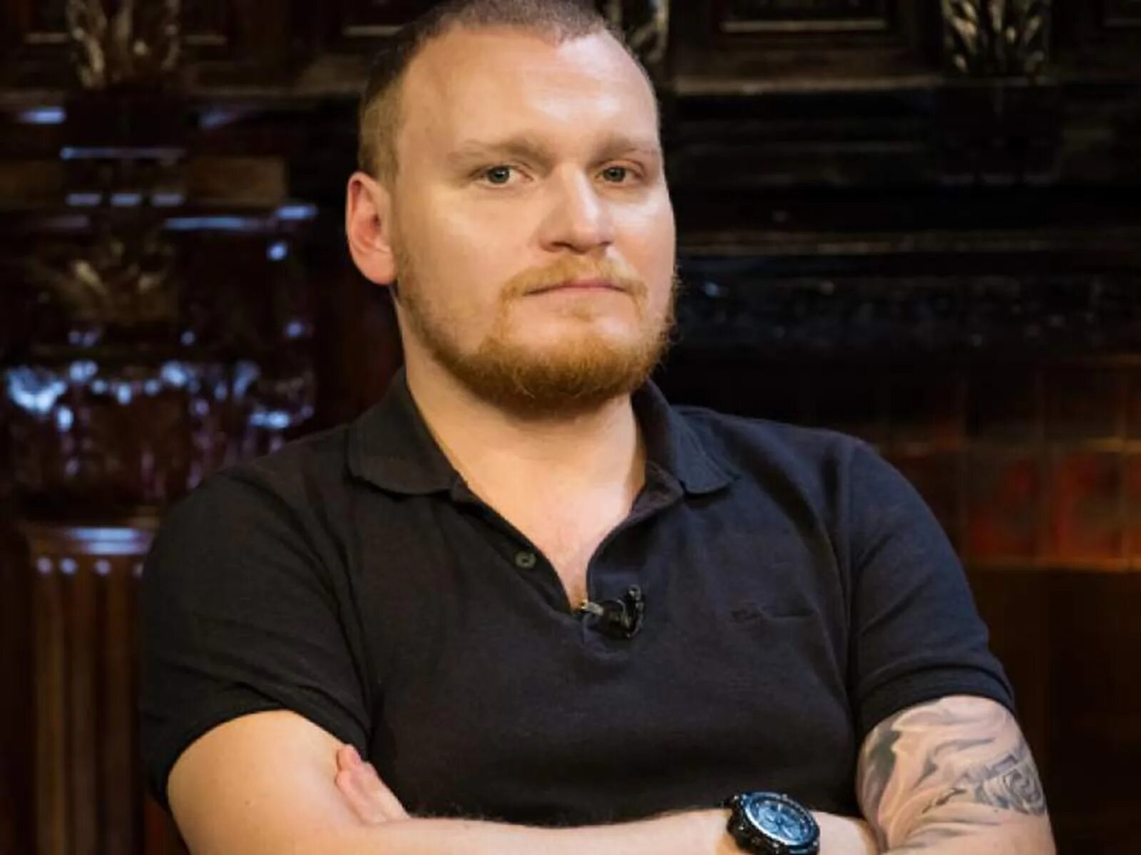 Ведущий новых экстрасенсов. Сафронов ведущий битвы экстрасенсов.
