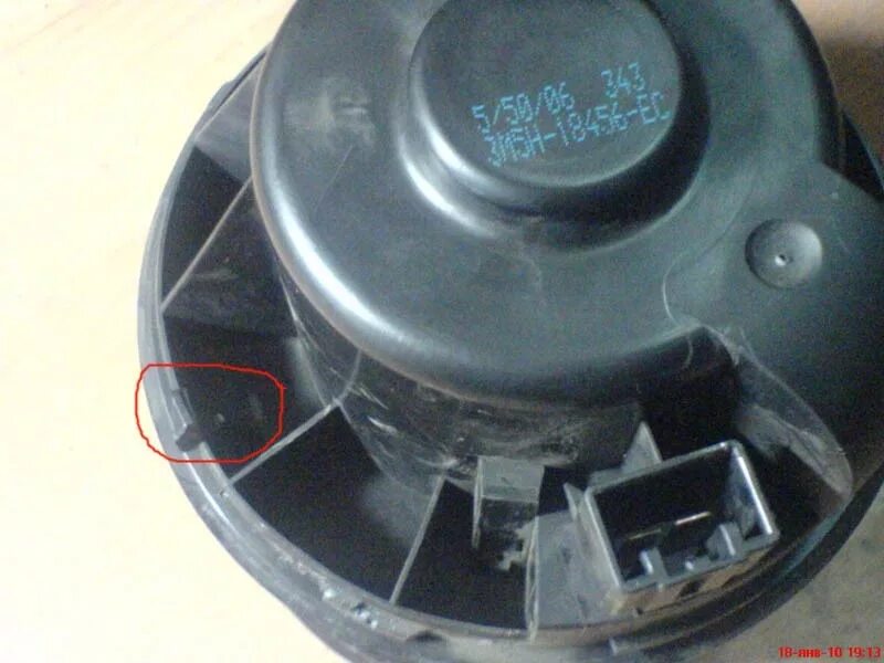 Ford focus 2 вентилятор печки отопителя. Как поменять моторчик печки фокус 2. Моторчик отопителя форд фокус 2. Как поменять моторчик печки фокус 2. Моторчик печки форд фокус 2.