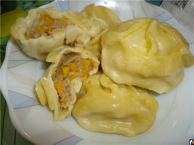 Тыква манты по узбекски. Манты с тыквой и мясом. манты с тыквой и картошкой. манты с тыквой и картошкой и мясом. манты с тыквой и курицей.