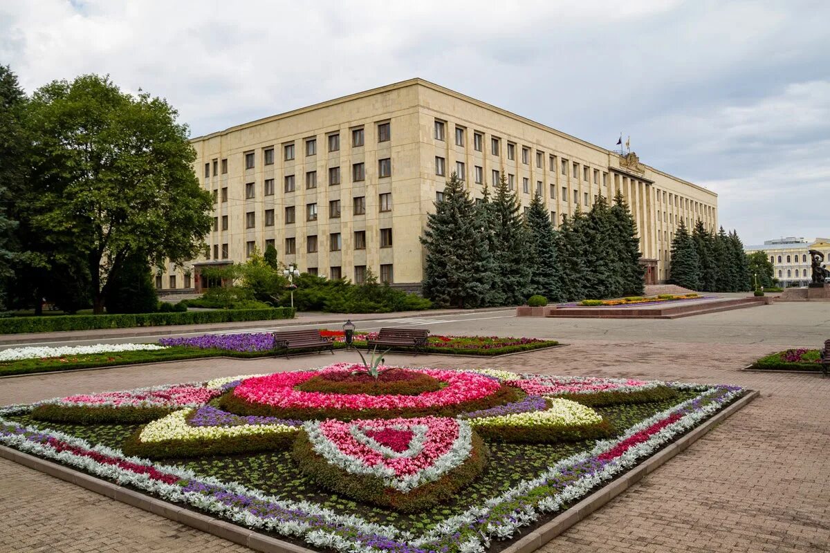 Сайт ставропольского края. Здание правительства ставропольского края. дума ставропольского края здание. дом правительства ставрополь. здание правительства и думы ставропольского края.