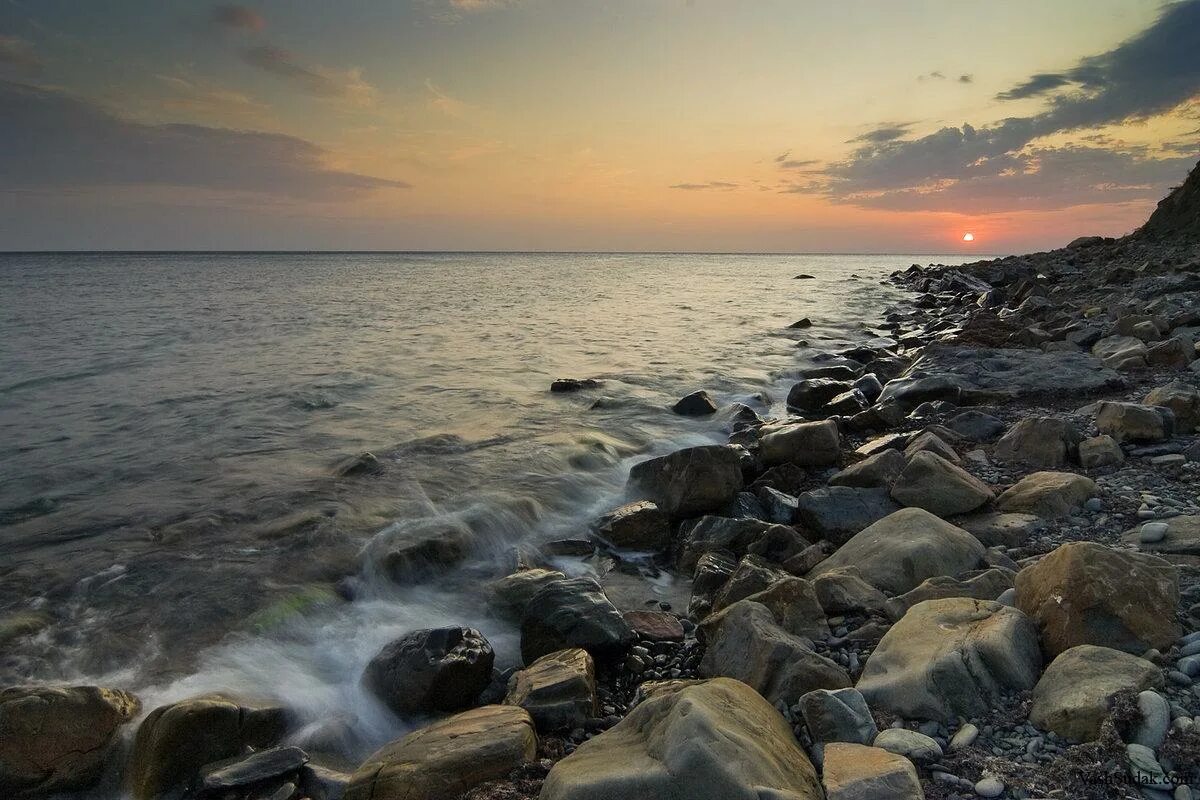 Фотографии моря россии. Черное море. Берег черного моря. Черное море черное. Моря России.