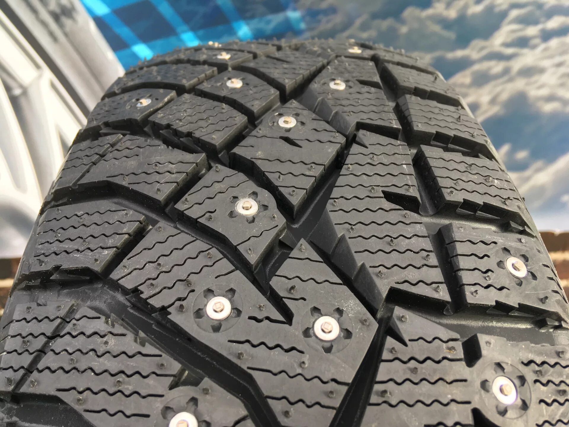 Зимний спайк. Шины Nitto Therma Spike. Nitto Therma Spike 185/65r14. Nitto Therma Spike 185/65 r15. Nitto Therma Spike 185/65/15.