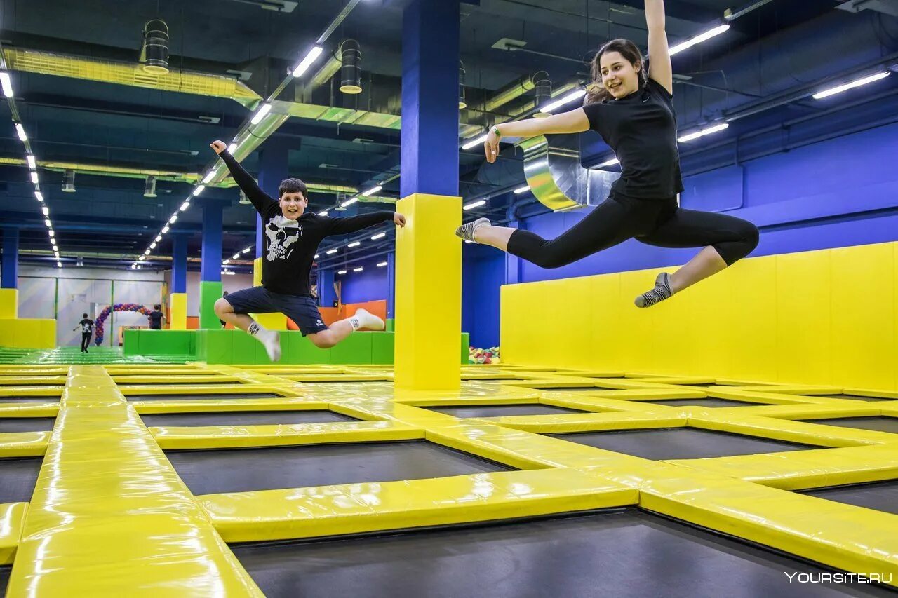 Батутный центр небо шадринск. Рио батутный центр тобольск. Флип флай батутный центр калужская. Батутный парк небо капитолий. Батутный центр небо медведково.